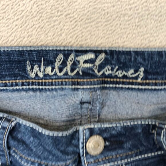 Wallflower Women's Jeans Size 13 Bootcut Blue Denim Frayed Hem Casual Retro Y2K - Picture 7 of 13